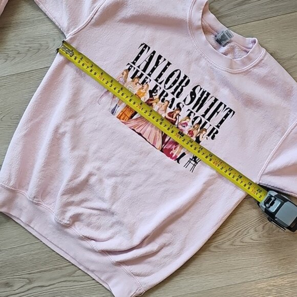 Gildan Taylor Swift The Eras Tour Pink Crewneck Small - Picture 10 of 15